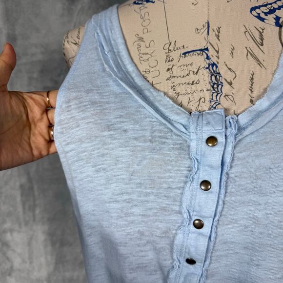 We the Free People Scoop Neck Tank Top Size Small Blue Relax Raw Edge Trim Snap - Picture 6 of 10